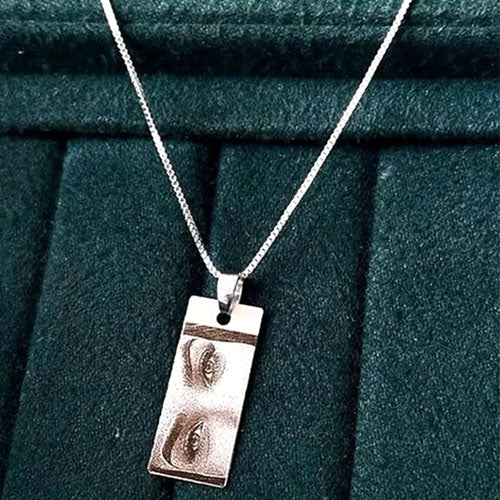 FASTSIDE™ Customized Eyes Locket – Where Emotions Meet Elegance