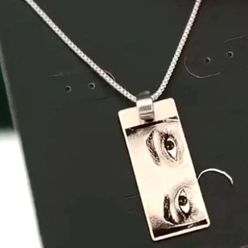 FASTSIDE™ Customized Eyes Locket – Where Emotions Meet Elegance