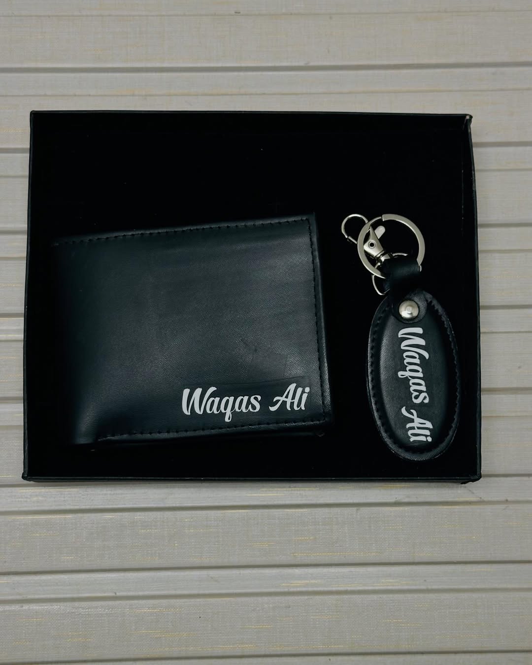 Customized Leather Wallet & Keychain Gift Set with Name Engraving – Perfect for Him